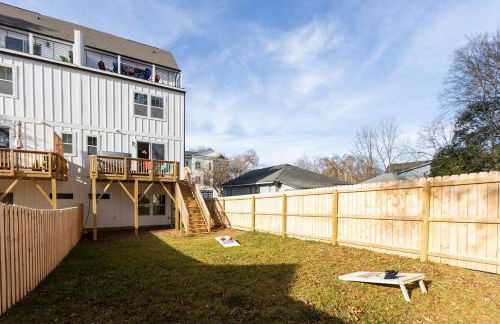 Birdsong Bungalow - Hot Tub, Game Room, Fire Pit - Foto 28