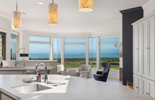 Breathtaking Views of the Pacific Ocean Rooftop Balcony Gourmet Kitchen and Hot Tub overlooking Golf Course - Foto 28