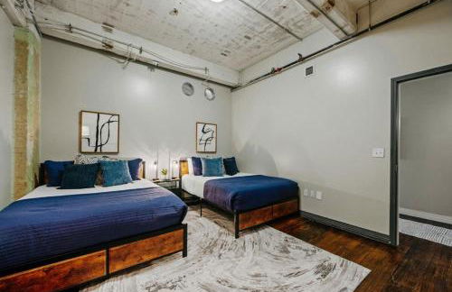 Luxury Downtown Dallas Retreat with Parking, Pool, Gym - Foto 9