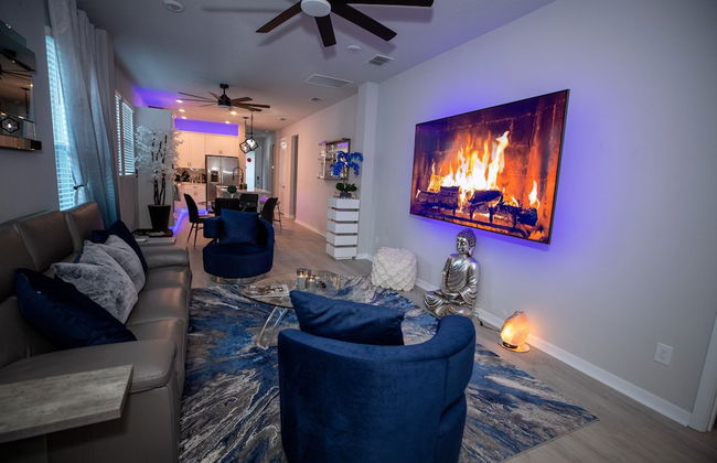 Newly Constructed Modern Pet Friendly Zen Home W/ Private Home Theater & Hot Tub! 1 Bedroom Home by RedAwning - Photo 18