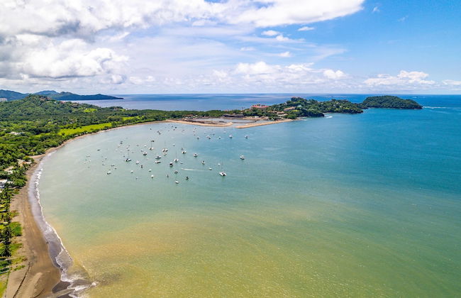 3-Bedroom, 2-Bath Beachfront Condo with Pool - Photo 20