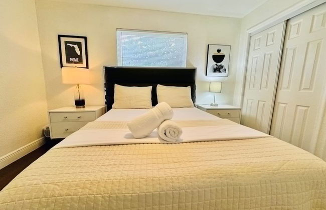 Riverfront King Bed Pool Nearby Beach - Foto 17