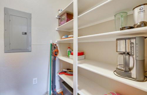 Less Than 1 Mi to Biltmore Fashion Park Condo with Pool! - Foto 10