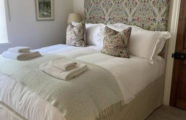 Holly Cottage, 2, Northbrook Park, Farnham-up to 6 adults - Photo 15