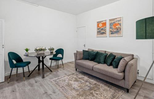 Lawrence Ave 4BD-2Storey House Fast Wifi Families & Leisure By AltoLuxo Short Lets & Serviced Accommodation With Free WiFi & Parking - Foto 10