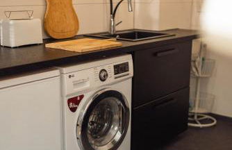 Ruhiges Apartment mit großem Balkon und Stellplatz - Photo 3