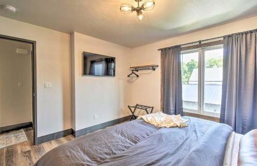 Elkhart Lake Townhome, Mins to Road America! - Foto 14