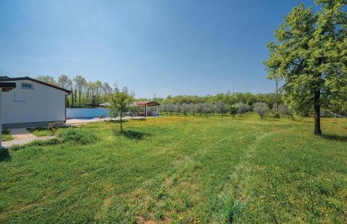 Gorgeous Home In Buje With Kitchen - Foto 11