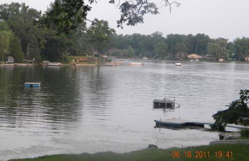 Family Friendly Lakefront Oasis! Huge Deck-Pets Welcome - Foto 21