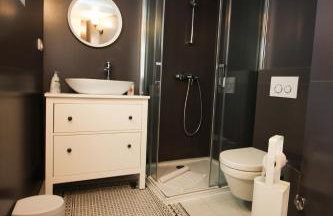 Luxury living Apartments - Photo 7