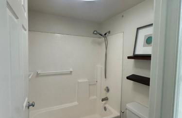 Luxury 4 Bedroom Home Pool Big Yard San Bernardino - Foto 15