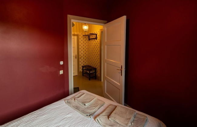 Hidden Gem Riga Apartment With Garden Views - Photo 5