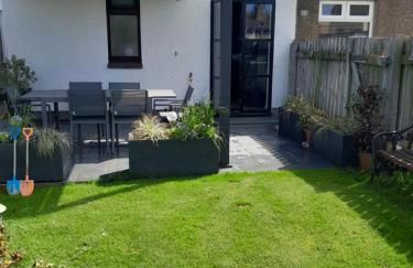 WELCOMEHOUSE close to east beach, shops, restaurants and RAF base - Foto 23