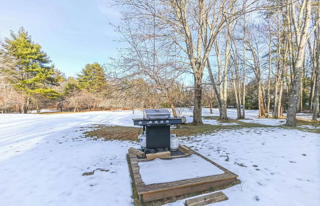 4 BDR w/ Private Hot Tub, Backyard and Deck! - Photo 30