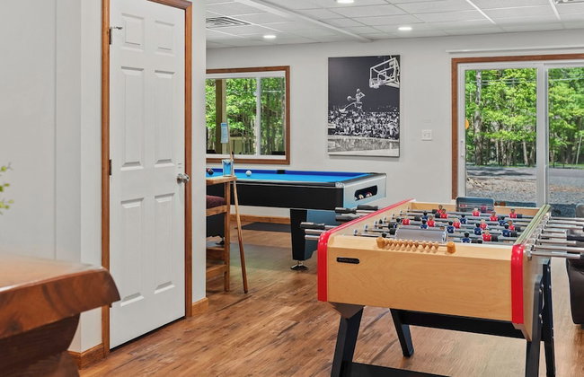 Maple Oasis by Avantstay Newly Built w/ Hot Tub, Game Room & Fire Pit - Foto 106