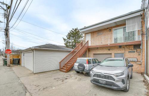 Steps to Shops and Eats Apt in Portage Park! - Foto 22