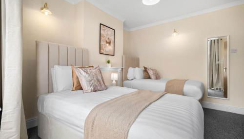 Stylish Four Bedroom House - Garden - Parking - Great Barr 110F - Foto 4