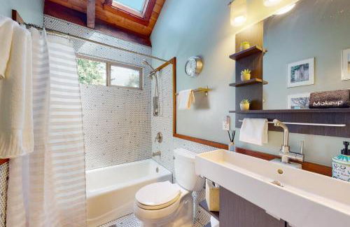 Mendocino Cozy Cabin-Large Patio Grill & Garden - Photo 17