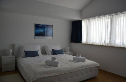 Villa Antea - modern house with pool - Foto 27