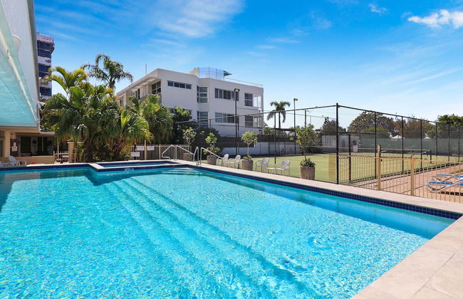 Elouera Tower Beachfront Apartments - Photo 48