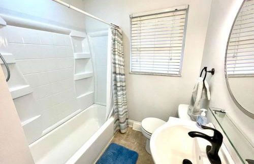 Large Private Ranch - Master Bedroom Suite with King Bed and private Bathroom - Fenced Yard - Pets & Kids Welcome - Pool Table - Foto 15