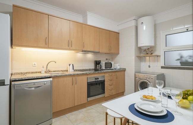 By the Sea, Reis Magos IV - Foto 9