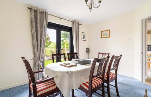 3-Bed Portballintrae Home | Wi-Fi, Garden, Parking - Foto 27