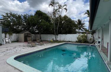 AMIRI Hollywood 5 mins from Hard Rock Stadium & The Guitar - Foto 25