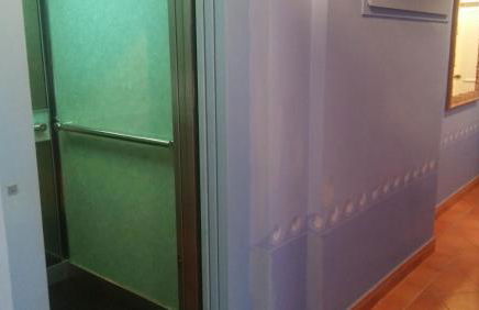 Passeig Maritim Apartment - Photo 39