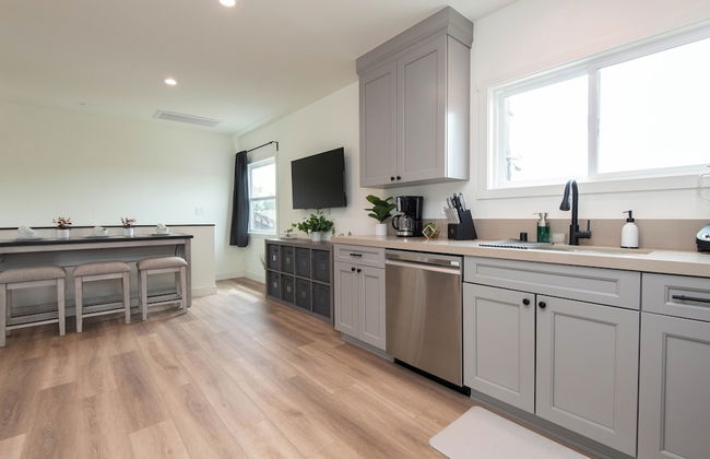 Cozy Apartment in Atwater Village - Photo 13