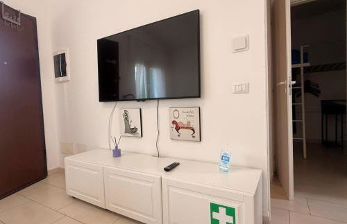 Azure Oasis with parking near the airport & beach - Foto 9