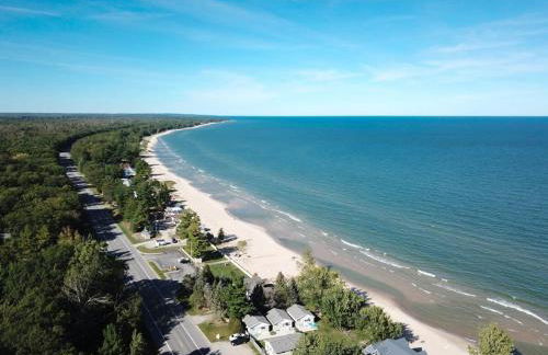 Beach Club of Oscoda - The Lakeshore Cottage - Foto 14