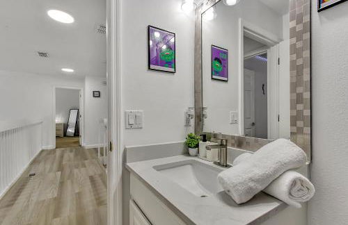 Stunning 5 bedroom pool home in gated community minutes from Disney - Foto 20