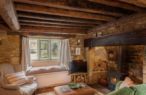 Charming 2BD Cottage in the Heart of Kingham! - Photo 13