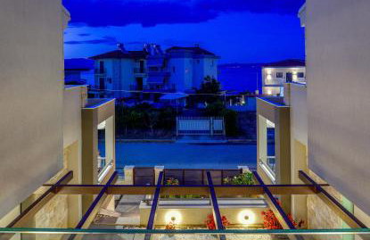 Marthina Luxury Living - Photo 2