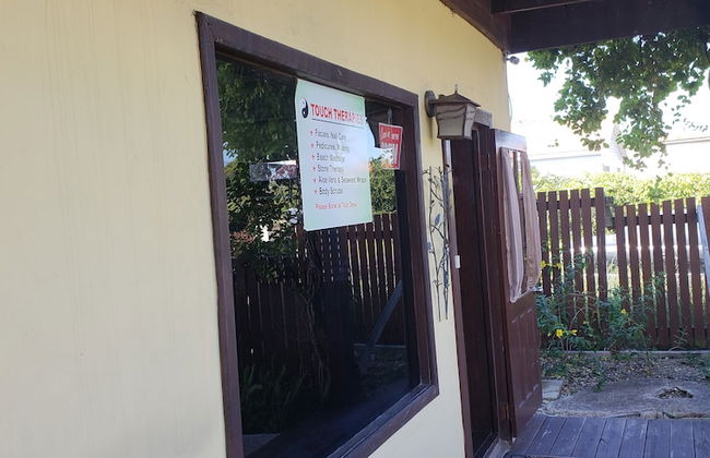 Touch Therapies Guest House - Foto 18