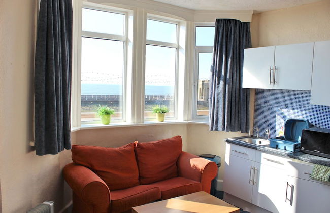 Sandpiper Holiday Apartments - Photo 1