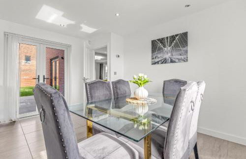 Large Family House with free parking - 3 bedrooms 6 beds - Foto 11