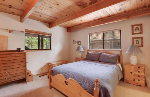 Lake Tahoe Treasure! Minutes From Beach & Skiing - Foto 53