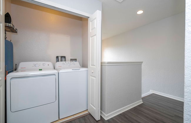 Cozy 4BR Regal Oaks w hot tub - Foto 27