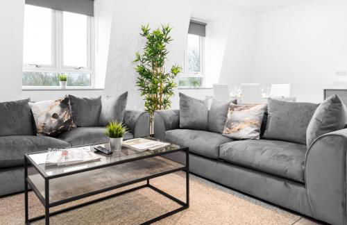 Modern Two Bed Apartment - Balcony & Parking - Netflix 8MC - Foto 16