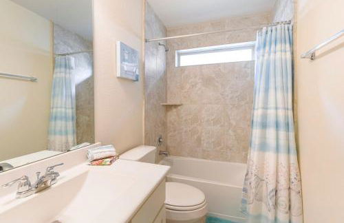 Sleeps 8 comfortably! Super location! - Foto 18