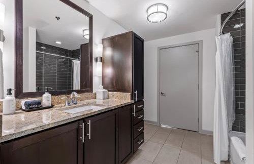 Luxury 17th Floor Downtown Dallas High-Rise with Free Parking, City Views, Pool & Gym - Foto 13