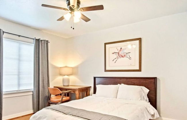 Modern Rustic 3 -bedroom 2 Bathrooms Carport - Photo 13