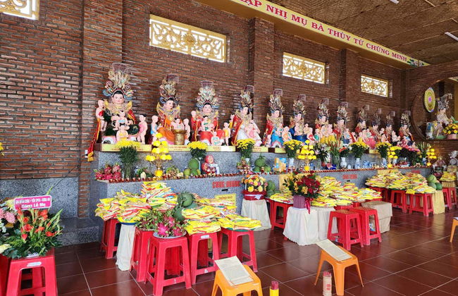 Mekong Delta Boat Ride - Photo 5
