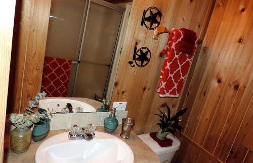 Charming Cabin Rental with Fully Equipped Kitchen near San Antonio, Texas - Foto 11