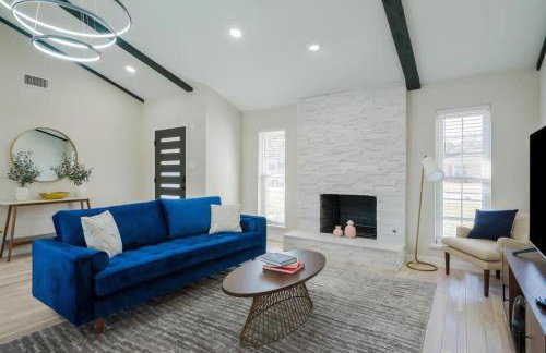 Perfect Getaway Home w Pool Jacuzzi Cinema Room - Foto 10