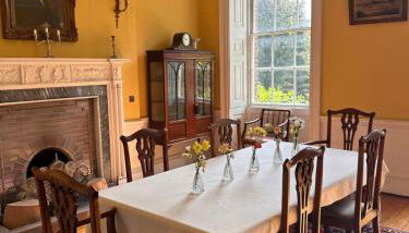 CRESSY HALL - Historic Grade II Listed Manor, Gorgeous Topiary Garden - Foto 4