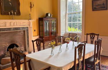 CRESSY HALL - Historic Grade II Listed Manor, Gorgeous Topiary Garden - Foto 4