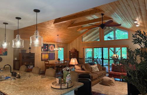 Tree Top Mountain Lodge - Photo 3